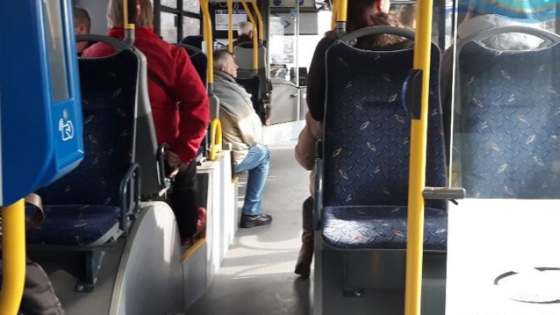 Пътник извади стотачка за билет в градския транспорт и стана страшно 