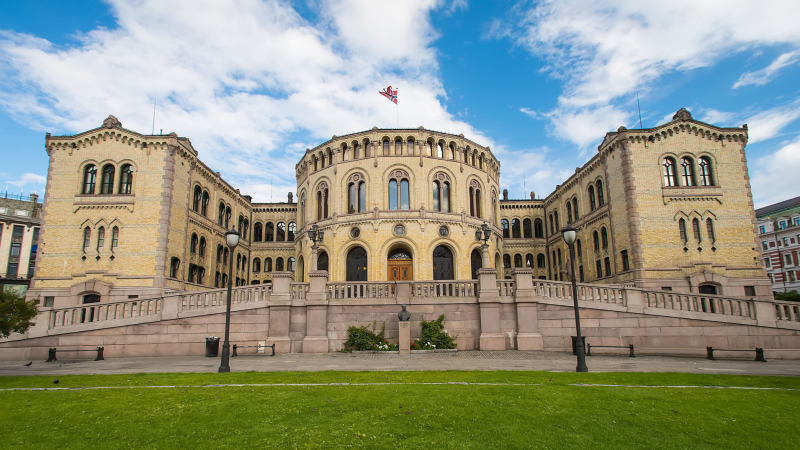 Норвегия натири 15 служители от руското посолство 