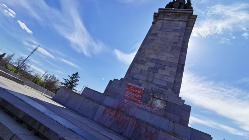 Дъщерята на Желю Желев: Паметникът на Съветската армия трябва да бъде...