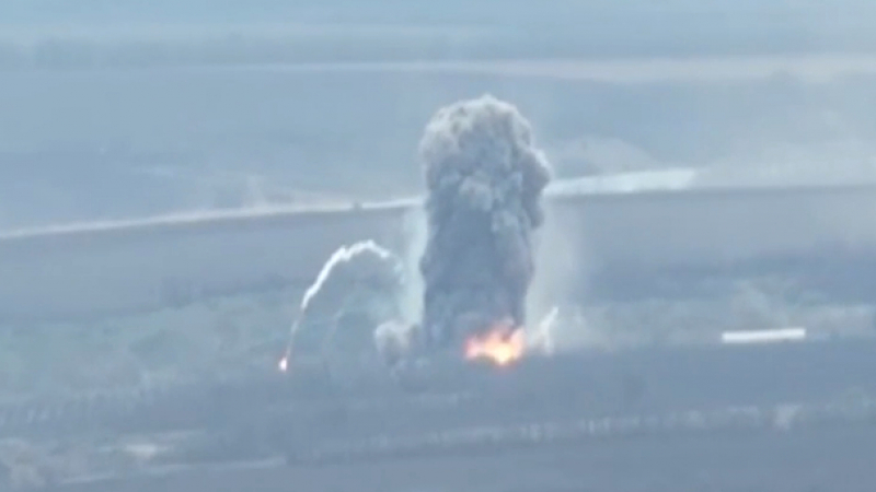 ВИДЕО от войната: Щурмови Су-25 атакуват диверсионни групи на ВСУ