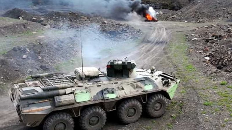 Украински дрон Баба Яга атакува руски БТР-82А и ето какво се случи