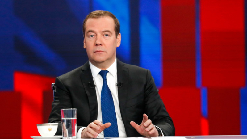 Медведев: Западът намеква за бъдещ ядрен конфликт с Русия