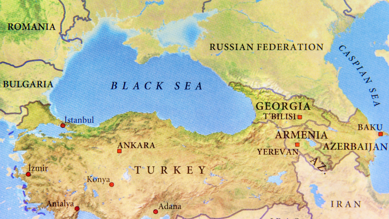 Адмирал Джеймс Фого: НАТО трябва да освободи Черно море от Русия - ето как да стане 