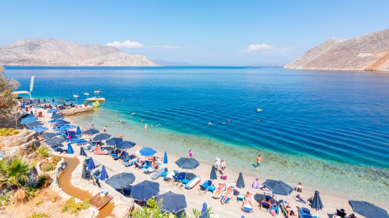 Туристите в шок: В Гърция вече няма безплатна вода към фрапето и гироса, цената зависи от... ВИДЕО
