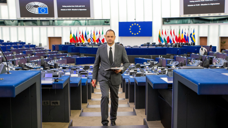 Петър Витанов постави въпроси за „коридорите на солидарността“ пред двама еврокомисари в Брюксел