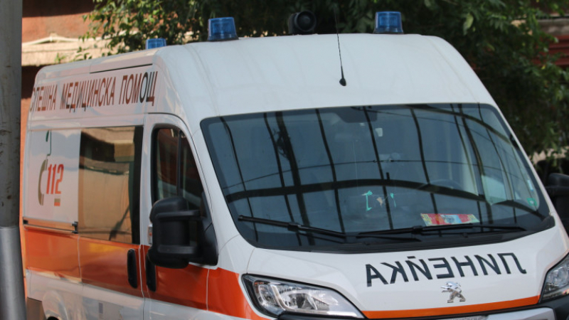 Пловдивчанин в безпомощно състояние "възкръсна" пред линейката и стана страшно!