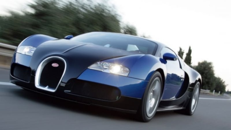 Цената на смяната на свещи на Bugatti Veyron шокира мрежата СНИМКИ