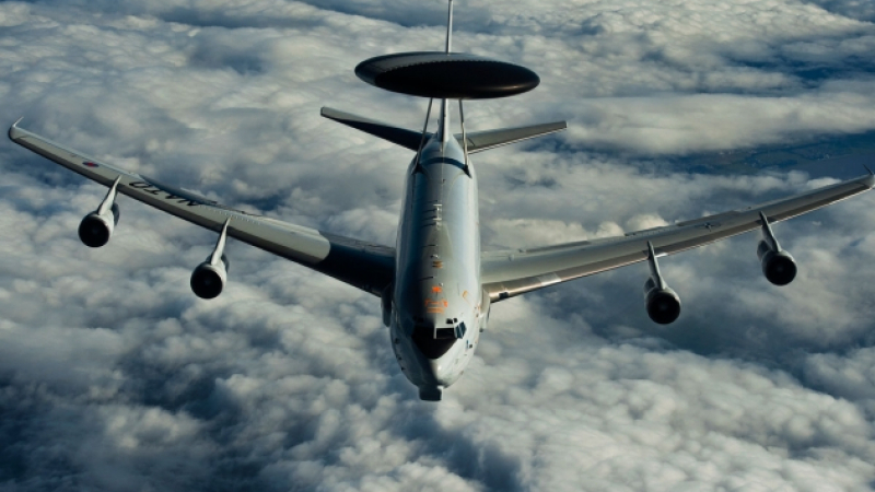 Разузнавателен самолет на НАТО е летял недалеч от Севастопол по време на украинската атака с дронове