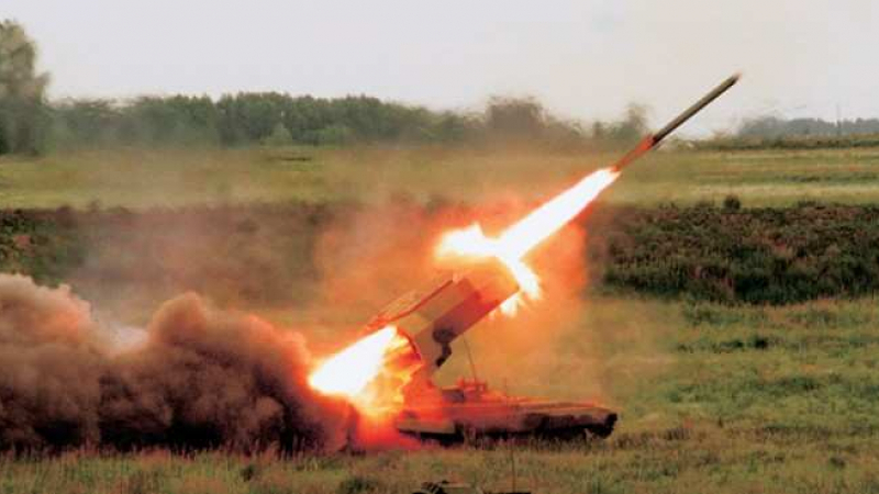ВИДЕО от войната: "Солнцепек" опожарява позиции на ВСУ в горите край Кременная
