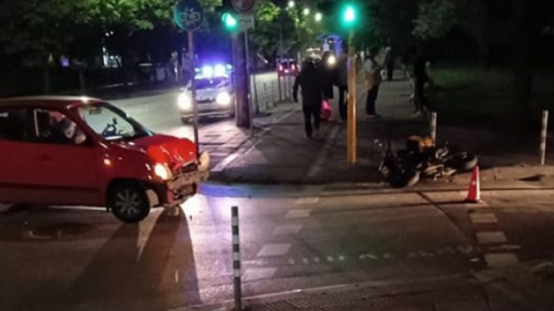 Кървав среднощен ужас в София, моторист е с обърнат крак! СНИМКА