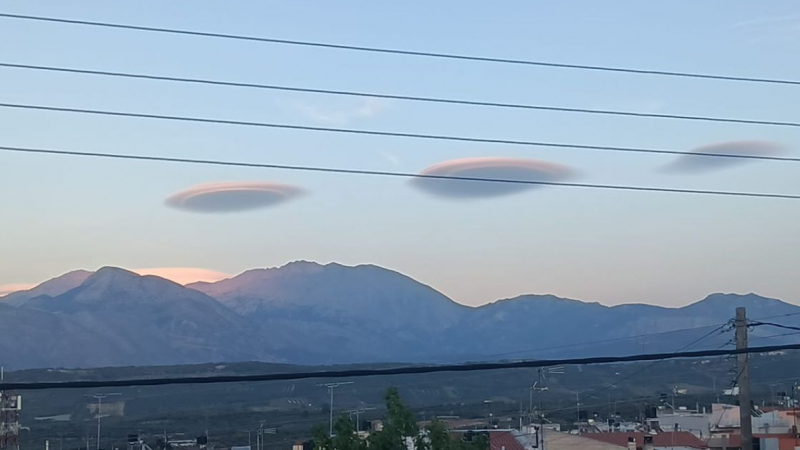 Уникален феномен в небето над Гърция смая мрежата СНИМКИ 