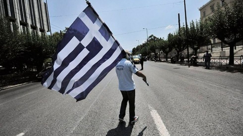 В Гърция е страшно, страната е блокирана ВИДЕО