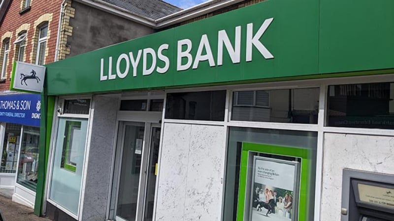 Печалбата на британската банка Lloyds нараснаха колосално. Причините?