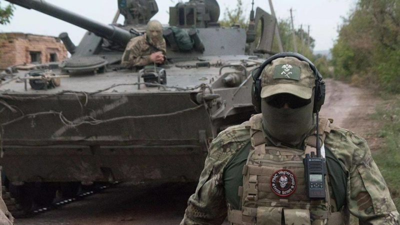 Киев обяви, че бойци на "Вагнер" прииждат на талази в Бахмут за финален щурм