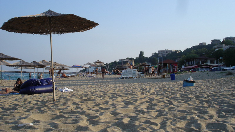 Бургаски промоутър стана концесионер на 2 топ плажа за един ден