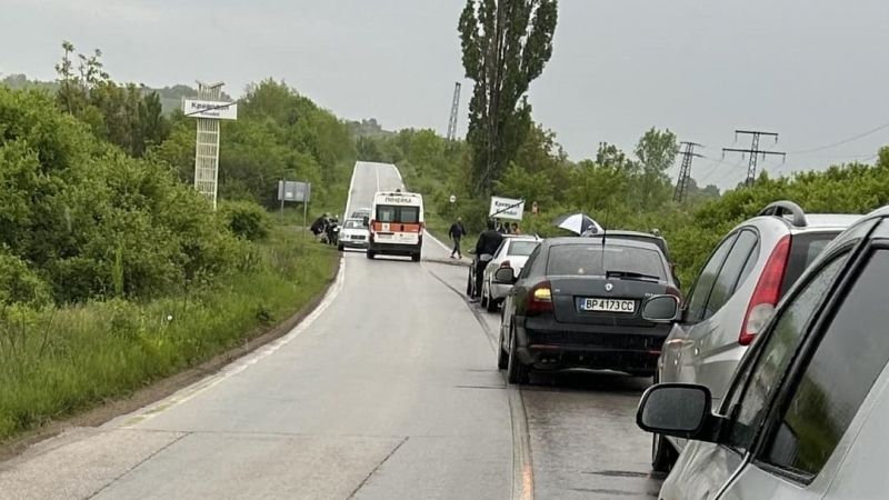 В Северозапада е като на война, меле след меле блокират ключови пътища СНИМКИ 