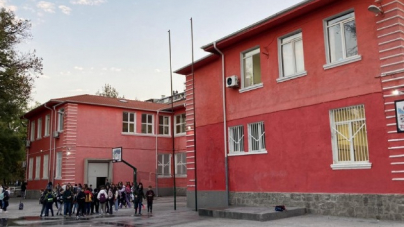 Трагедията е огромна: Стана ясно как 13-г. ученик от Пловдив се самоубил 