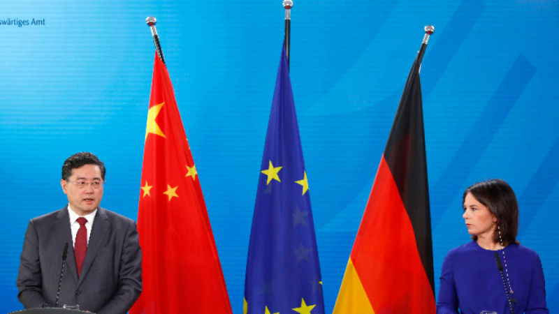 Пекин предупреди остро ЕС да не се опитва да налага санкции на китайски компании