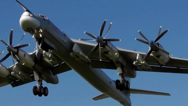 Ракетоносци и гигантски Ан-22: Какво има в авиобазата, от която руските ВКС атакуват Украйна СНИМКА ОТ САТЕЛИТ