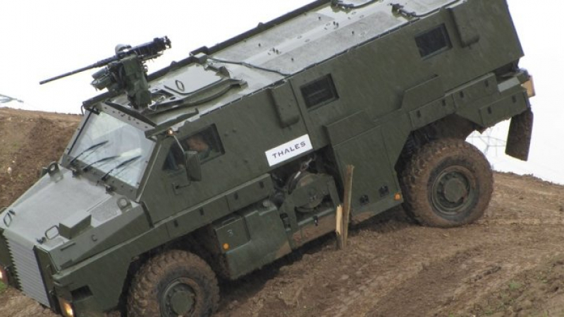 ВИДЕО от войната: Нов австралийски Bushmaster на въоръжение на ВСУ