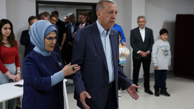 Ердоган гласува под засилена охрана 