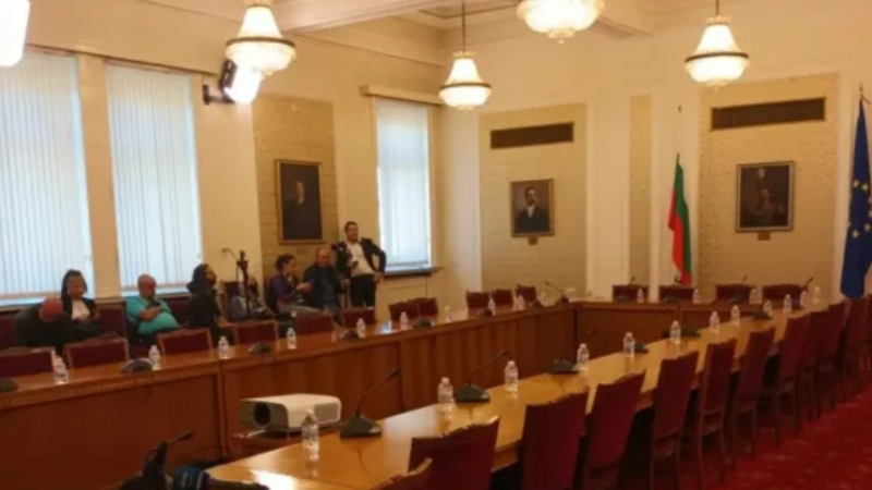 От 9.30 в понеделник в тази зала ще се решава съдбата на България 