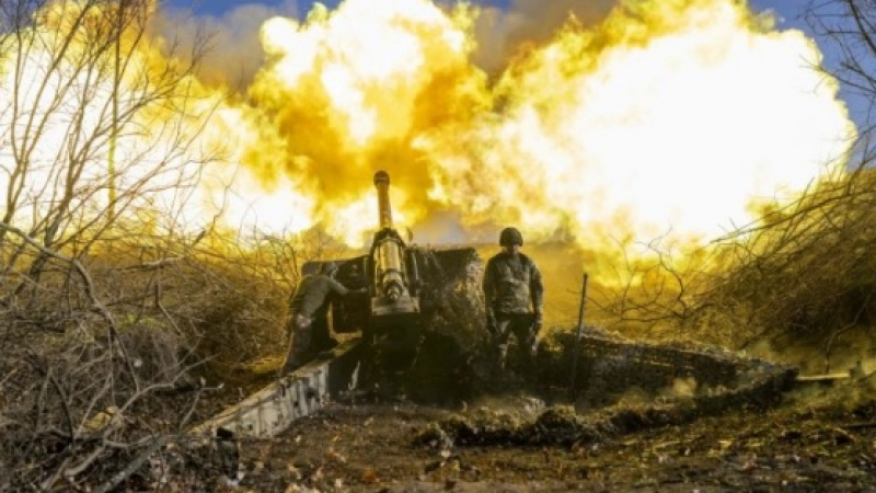 ВИДЕО от войната: ВСУ нанесоха удар по колона от бронирани машини на руските сили край Бахмут