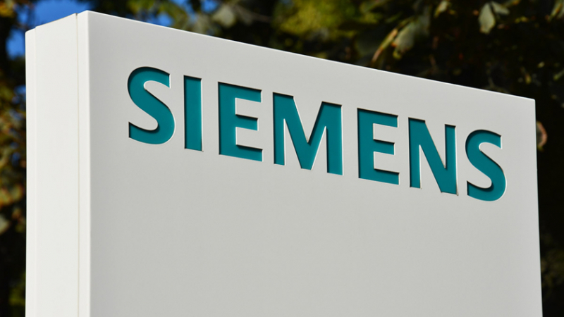 Немският технологичен гигант Сименс повиши годишната си прогноза