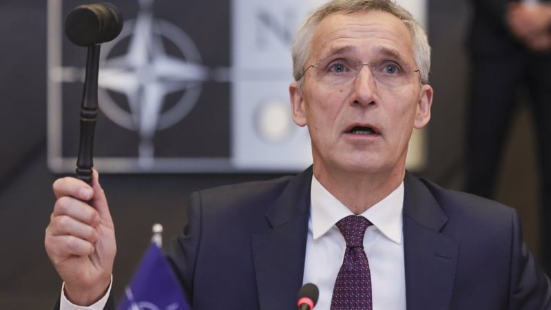 Става напечено: НАТО със секретен военен план от хиляди страници за война с Русия