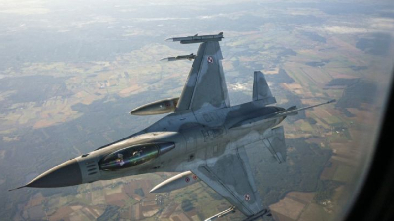 Байдън e одобрил обучението на украински пилоти с F-16 от четвърто поколение