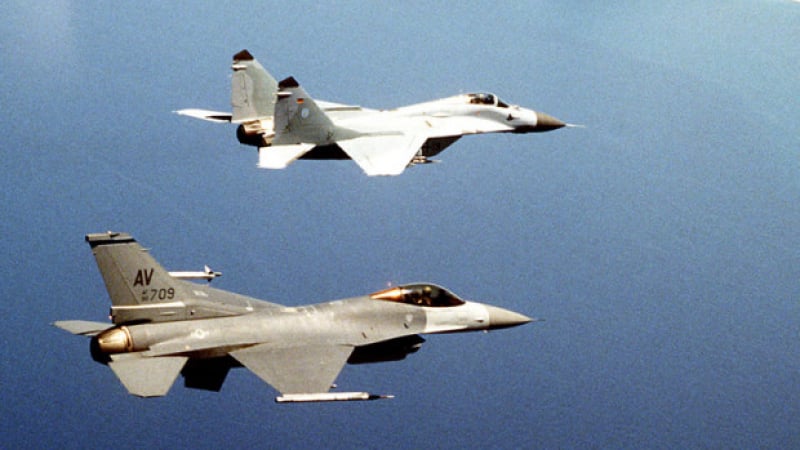 F-16 vs МиГ-29: Подробно сравнение и 5 главни разлики
