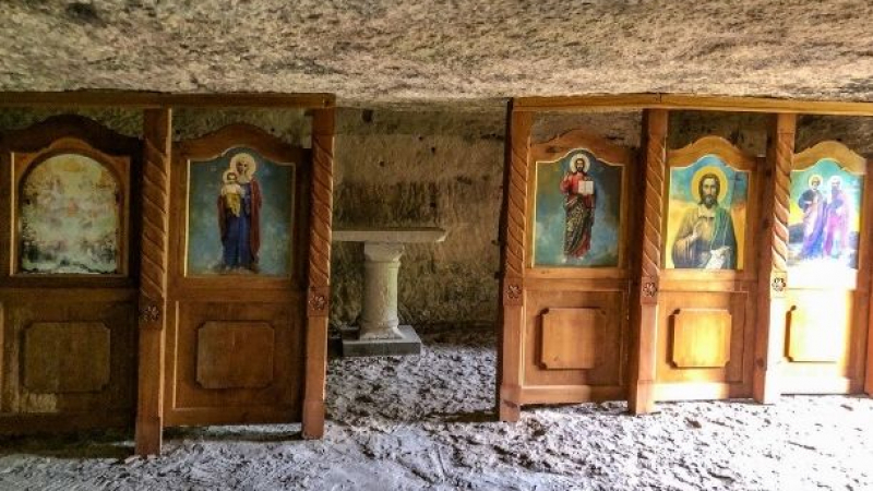 Мистериозен манастир пази най-стария надпис на кирилица и страшна клетва 
