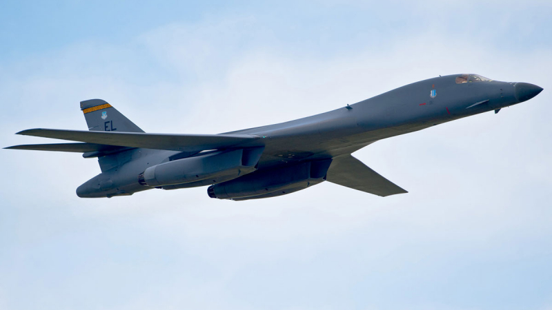  US стратегическите бомбардировачи B-1B Lancer са вече в Европа, какво се случва