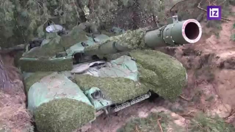 ВИДЕО от войната: Кадри от работата на танк Т-90 по унищожаването на обекти на ВСУ