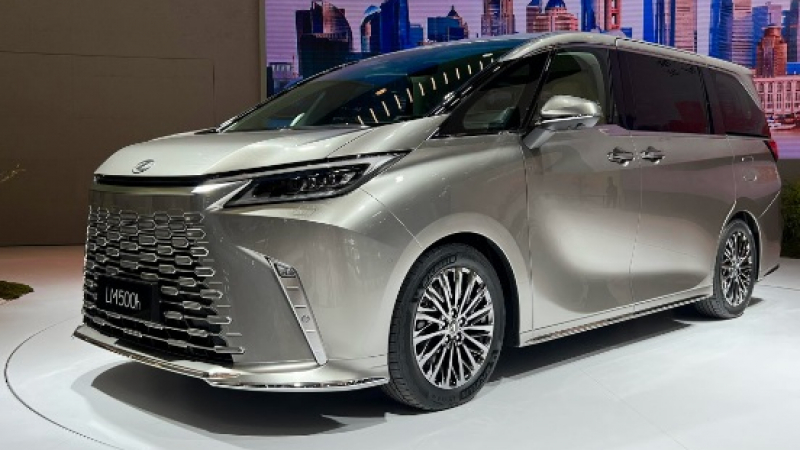 Разкош по японски: Lexus представи в Европа най-луксозния си и необичаен модел ВИДЕО