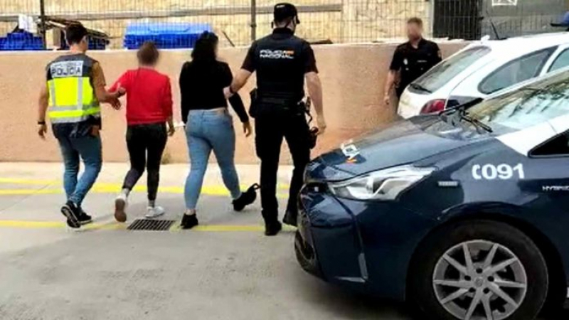 Две проститутки от България предложиха на испанец секс и го...