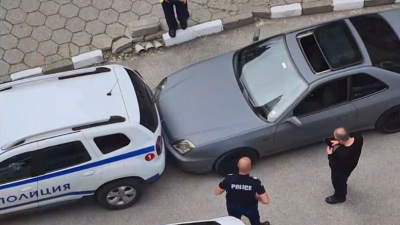 За този куриоз с пиян шофьор пред полицията в Асеновград ще се говори дълго ВИДЕО