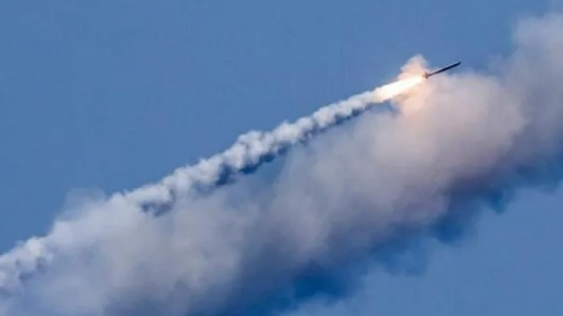 Резников издаде координатите на авиобаза на ВСУ с Storm Shadow, руснаците я думнаха 