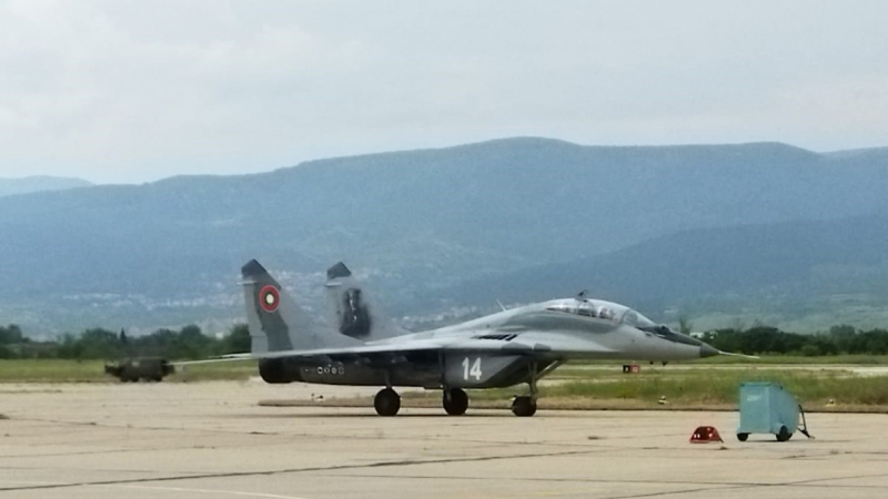 Наши въздушни асове тестваха МиГ-29УБ с полски двигатели 