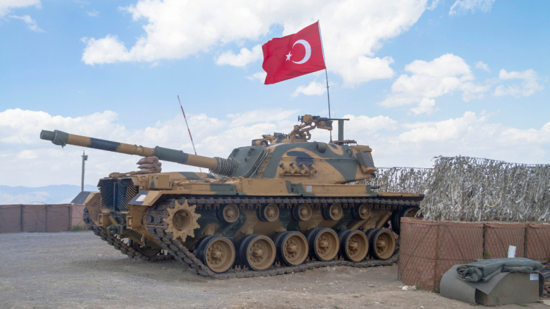Става напечено: Турска военна техника навлиза в България, ето защо