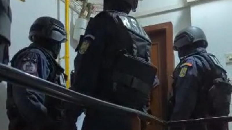Шефът на полицията със светкавично решение за арестуваните подкупни ченгета
