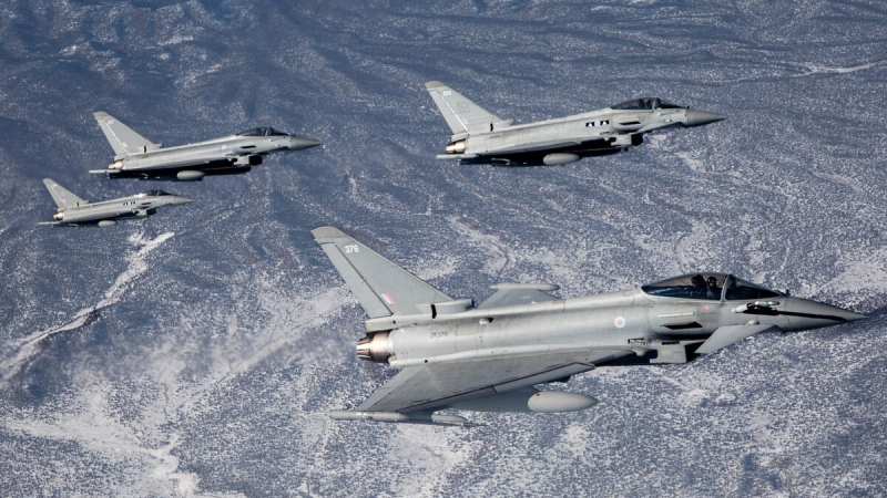 Екшън: Вдигнаха изтребители на НАТО по тревога заради руски самолети