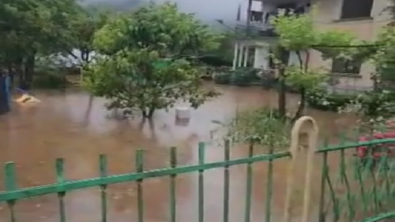 Апокалипсис в тези части на България! Всичко е под вода ВИДЕО