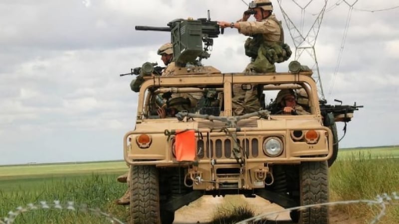 ВИДЕО от войната: Украински военен засне поразяването на брониран автомобил HMMWV