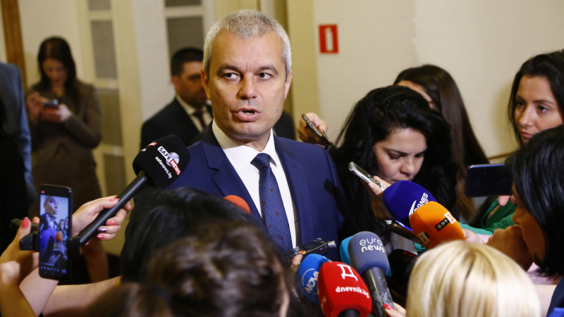 Костадинов постави 4 важни въпроса за арестуваните за шпионаж българи 