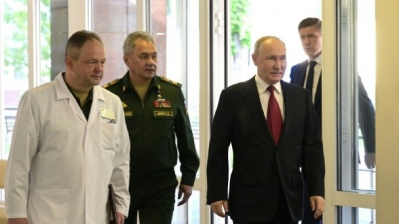 Скандално: Bild показа на ВИДЕО как Путин унижи Шойгу