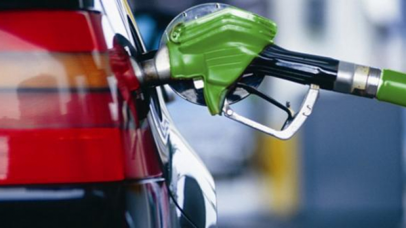 Лоши новини за шофьорите: Цената на бензина скача с...