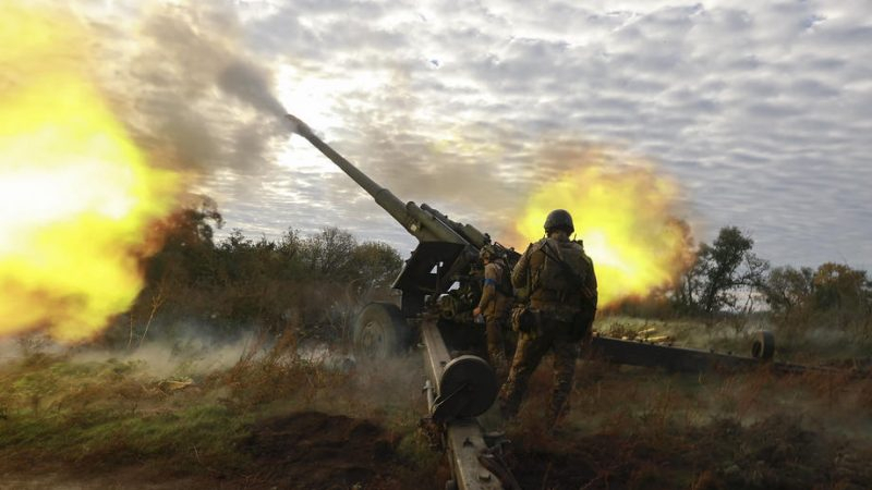 Столтенберг: Съюзниците от НАТО трябва да въоръжат Украйна