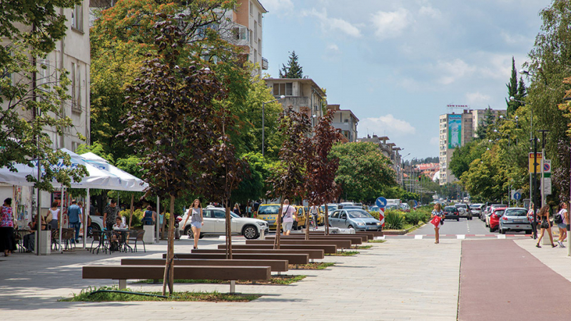 Гнусна вандалщина в центъра на Стара Загора, пораженията са тотал щета СНИМКА 