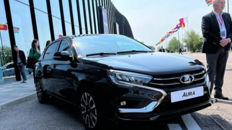 Конфузна ситуация с новата Lada Aura на международен форум ВИДЕО